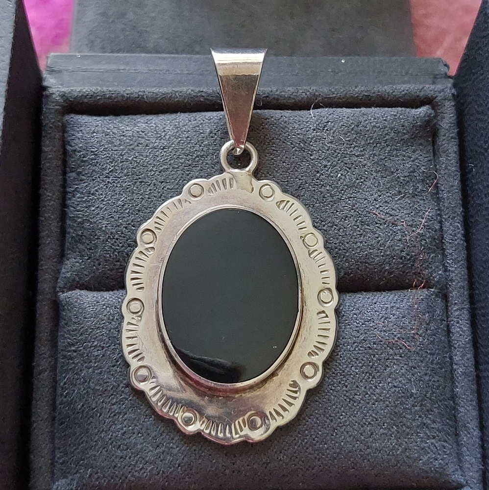 Vintage Mexico Sterling Silver Black Onyx Pendant
